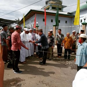 Sekda Fansy Serahkan Hewan Kurban