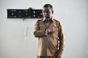wakil bupati sedang memberikan arahan