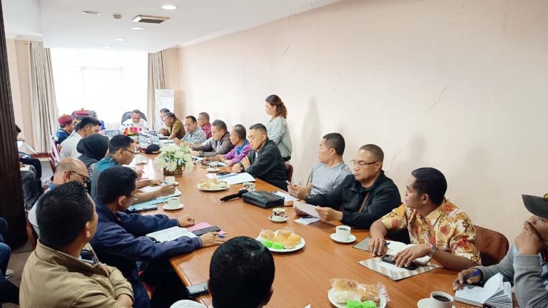 Bupati Manggarai Herybertus Geradus Laju Nabit memimpin rapat koordinasi lintas sektor bersama Wakil Bupati, Forkopimda, DPRD, perangkat daerah, instansi vertikal, BUMD, dan panitia untuk mematangkan persiapan Kongres Nasional PMKRI ke-34 dan MPA ke-33 Tahun 2026 di Ruteng